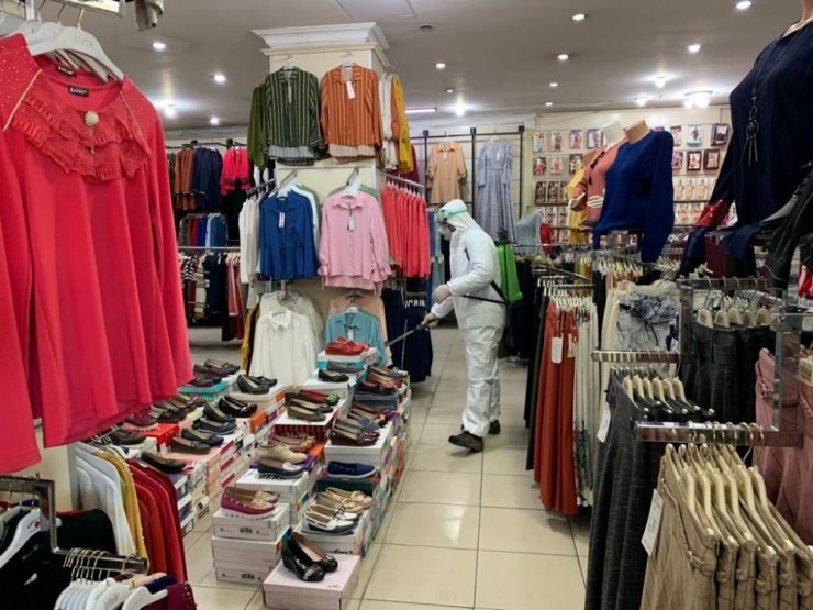 Çaldıran’da yüzlerce iş yeri dezenfekte edildi
