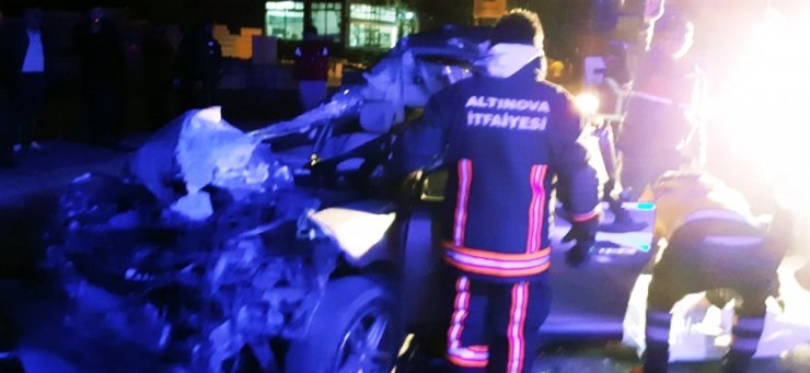 TIR’a arkadan çarpan aracın sürücüsü hayatını kaybetti