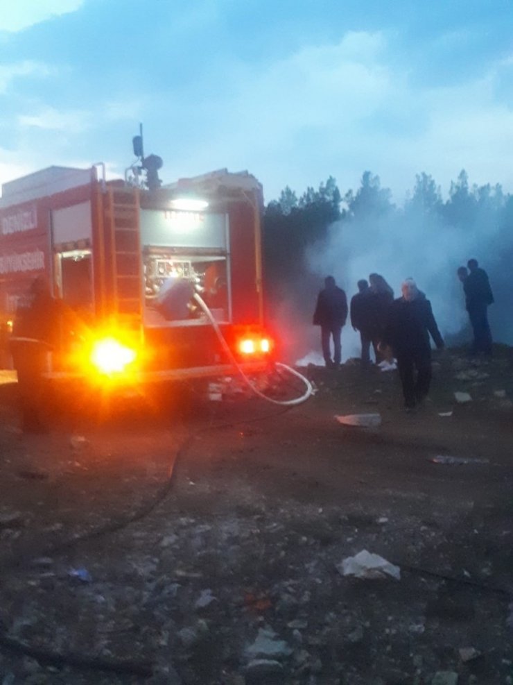 Taklalar atan otomobil alev aldı: 1 ölü