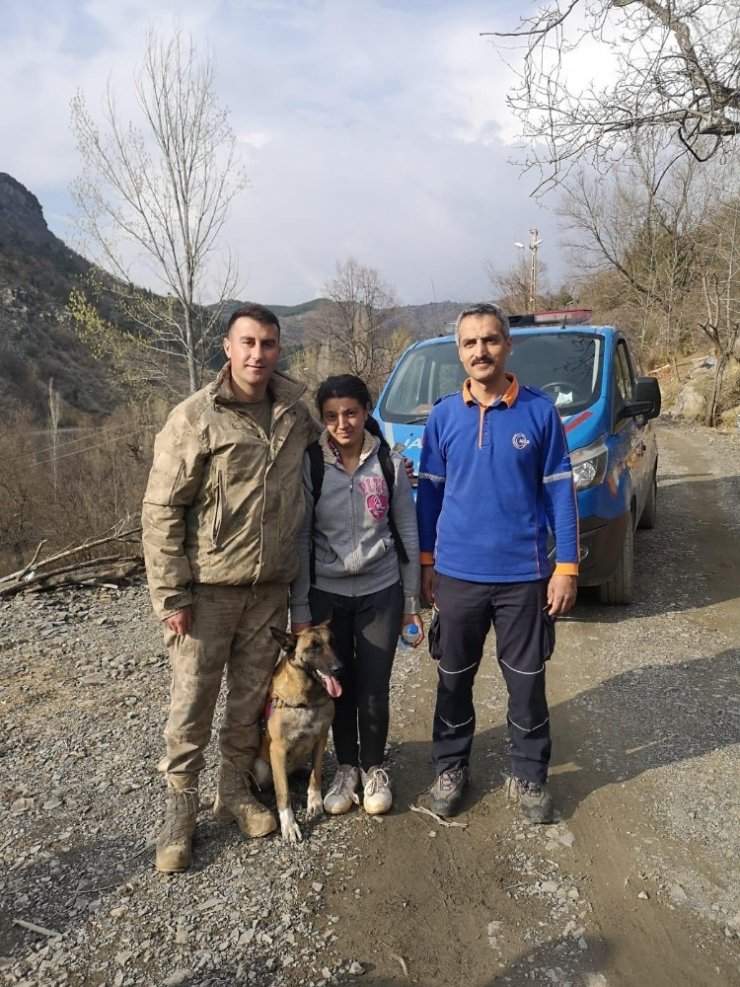 İz takip köpeği Kahraman 15 yaşındaki zihinsel engelli kızın kahramanı oldu