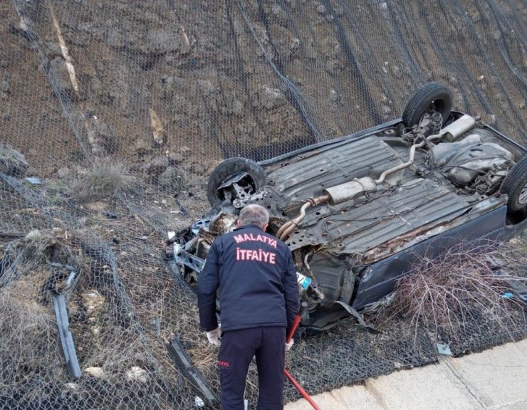 Malatya’da otomobil takla attı: 3 yaralı
