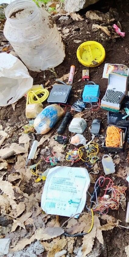 Siirt’te teröristlere ait mühimmat, örgütsel doküman ve yaşam malzemesi ele geçirildi