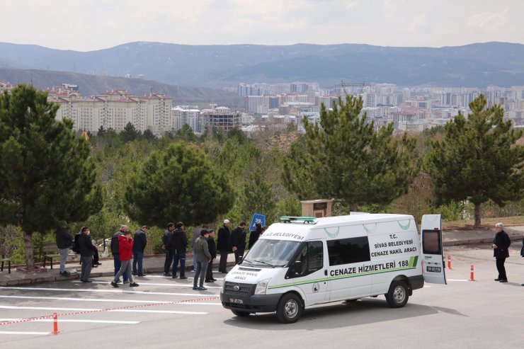 Sivas'ta cenaze namazları Yukarı Tekke Mezarlığı'nda kılınıyor