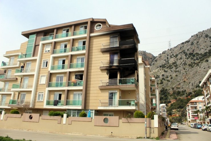 Lüks rezidansta ağlatan yangın
