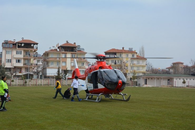Kalp krizi geçiren vatandaşa hava ambulansı yetişti