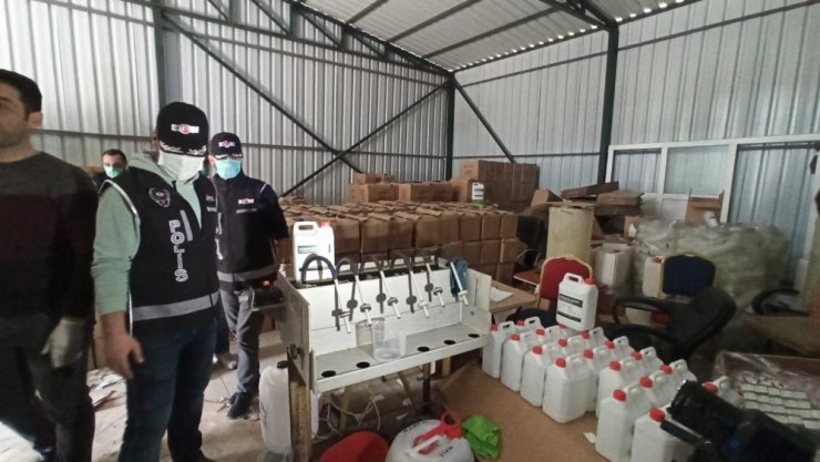Bursa’da 1 milyon değerinde kaçak dezenfektan baskını