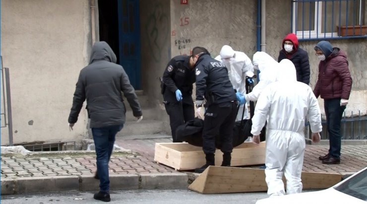 Sultangazi’de evinde ölen kadında korona virüs şüphesi