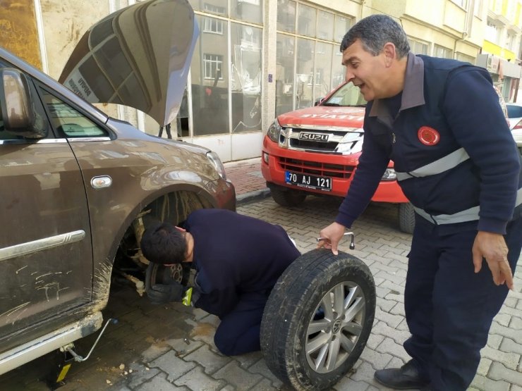 Karaman’da itfaiyeden kedi kurtarma operasyonu
