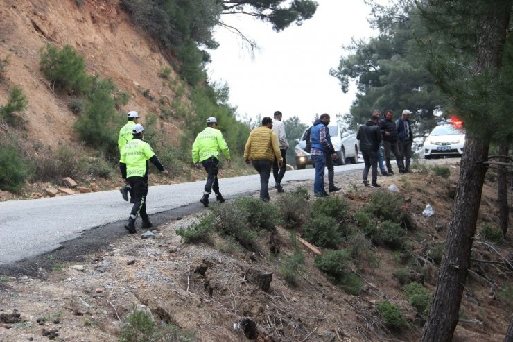 Spil Dağı’nda otomobil uçurumdan uçtu: 2 yaralı