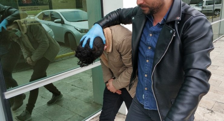 Uyuşturucu ticaretinden 2 kişi tutuklandı