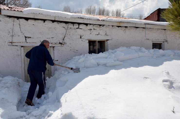 Sarıkamış martta beyaza büründü