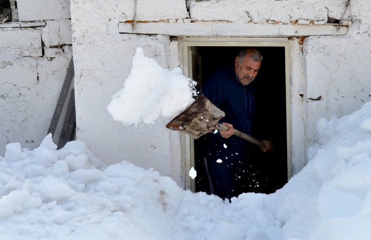 Sarıkamış martta beyaza büründü