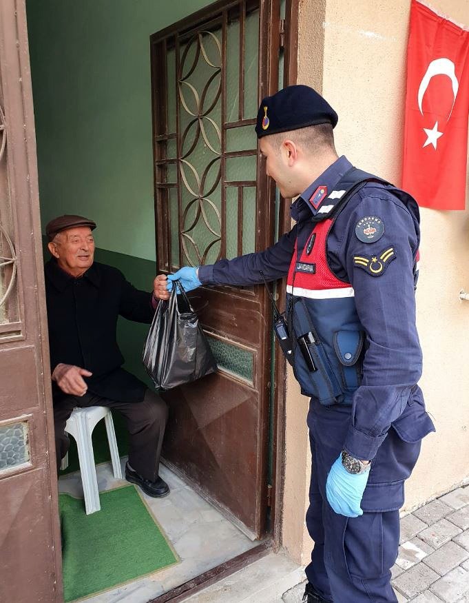 Tekirdağ'da Vefa Sosyal Destek Grubu 4 bin 928 vatandaşa hizmet verdi