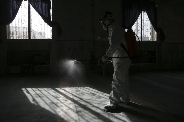 Fırat Kalkanı bölgesinde camiler dezenfekte ediliyor