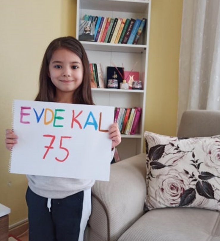 Gelibolulu öğrencilerden videolu "Evde Kal" mesajı