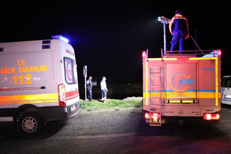 Polisten kaçan şüpheliler su kanalına uçtu