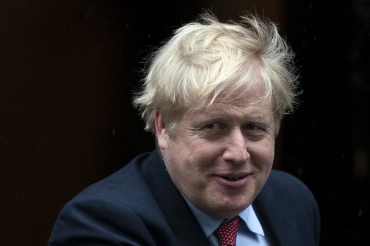 İngiltere Başbakanı Johnson’ın korona virüs testi pozitif çıktı