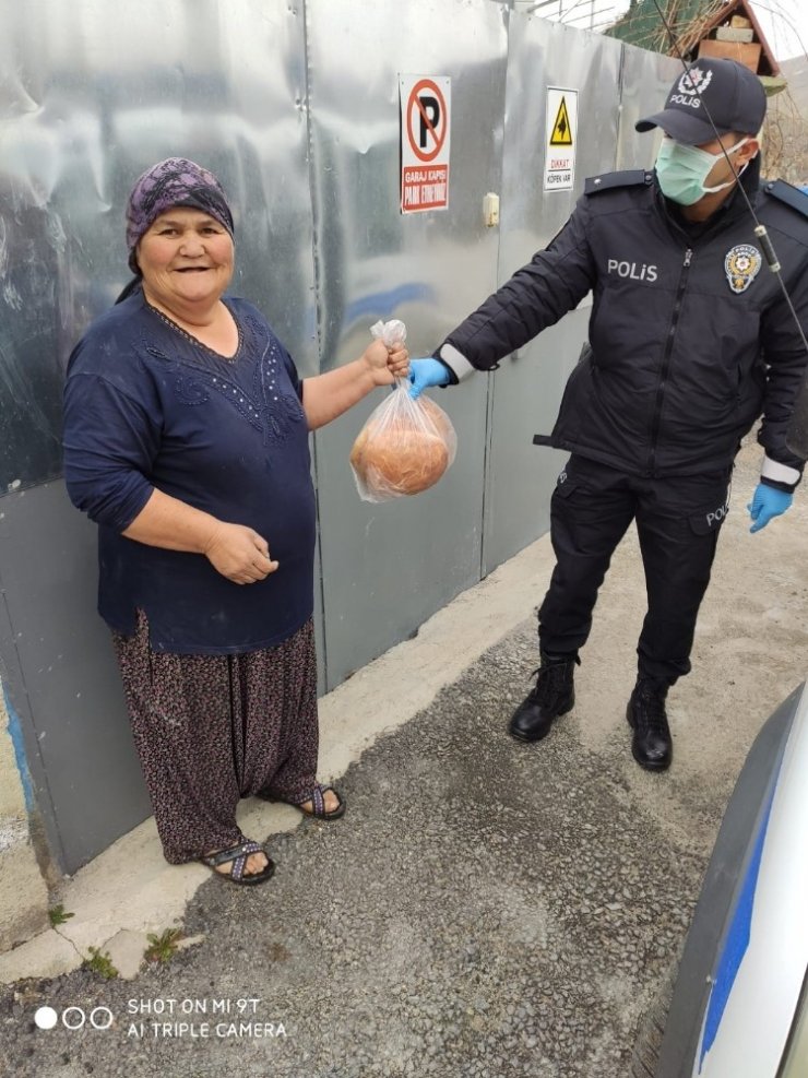 Polis ekiplerinden yaşlılara kesintisiz hizmet