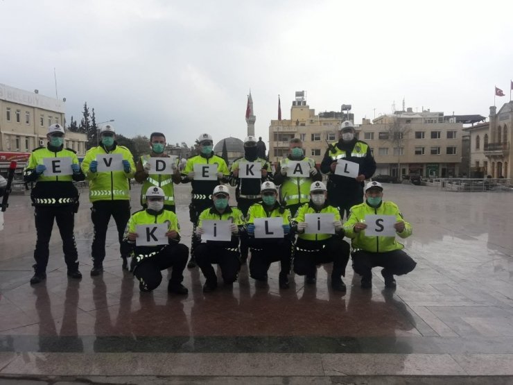 Trafik polislerinden ’evde kal’ çağrısına destek