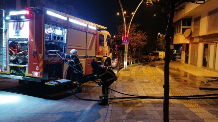 İş yerinde çıkan yangın paniğe neden oldu