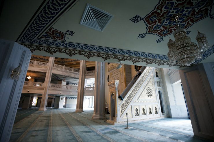 Moskova’da Müslümanlar, internetten canlı yayınlanan cuma namazına evlerinden katıldı