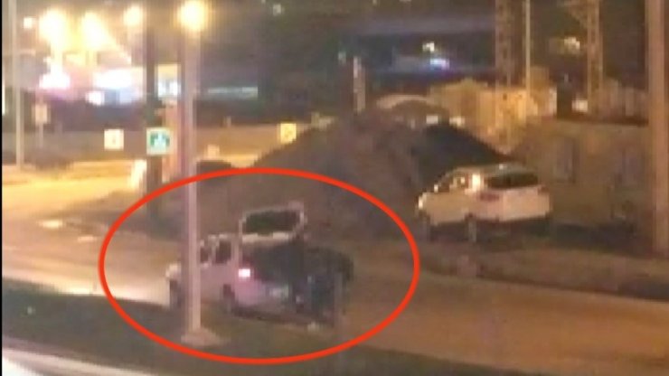 Samsun’da 2 kişi tarafından dövülerek aracın bagajına koyulan genci polis kurtardı