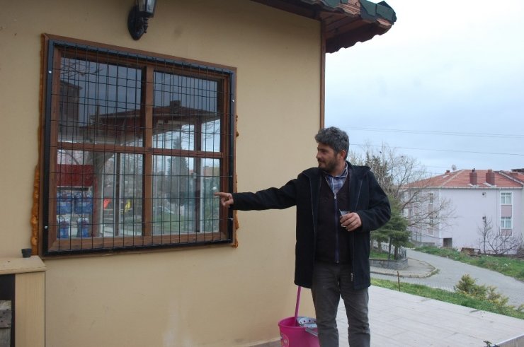 Kafeteryaya giren hırsızlara suçüstü