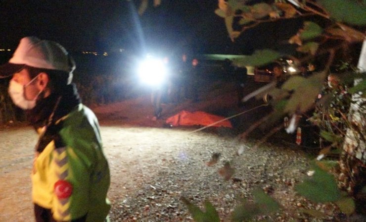 Otomobille ırmağa uçan sürücünün cesedi 2 saat sonra bulundu