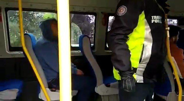 Bursa’da polis ekipleri toplu taşıma araçlarını sıkı denetime aldı