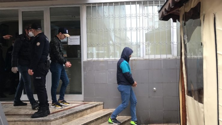112 Acil Servis ekibine dehşeti yaşatan şahıslar adliyeye sevk edildi