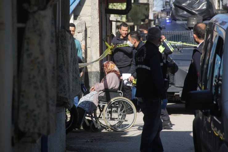 Polisi yaralayan şahıs vurularak etkisiz hale getirildi