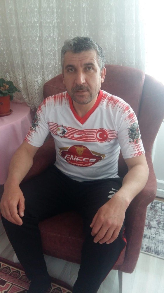 Afyonkarahisar’da Amatör Lig takımından ’’Evde Kal’’ çağrısına destek