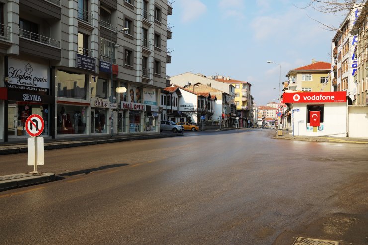 Ankara'nın Çubuk ilçesinde vatandaşlar "evde kal" çağrısına uydu