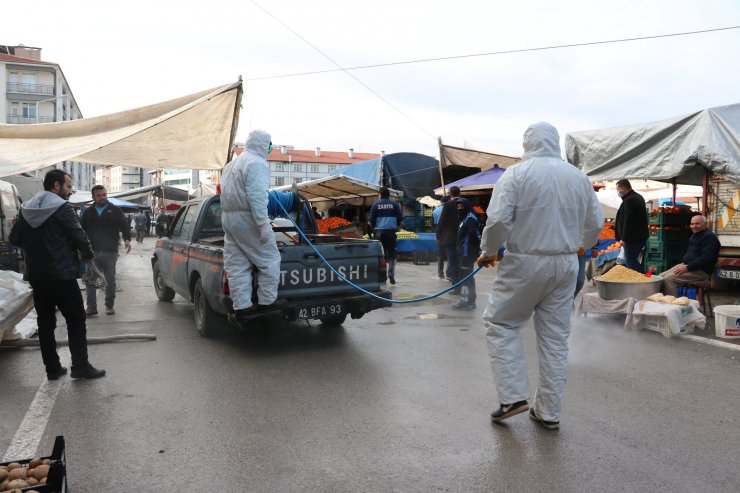 Beyşehir'de pazar yerinde dezenfekte standı kuruldu