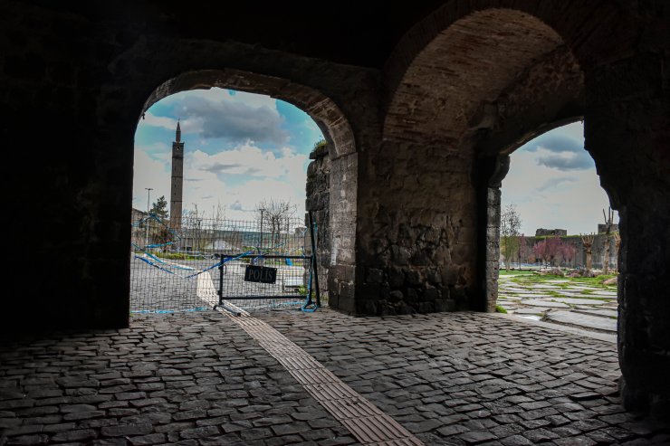 Diyarbakır'ın tarihi mekanlarında sessizlik hakim