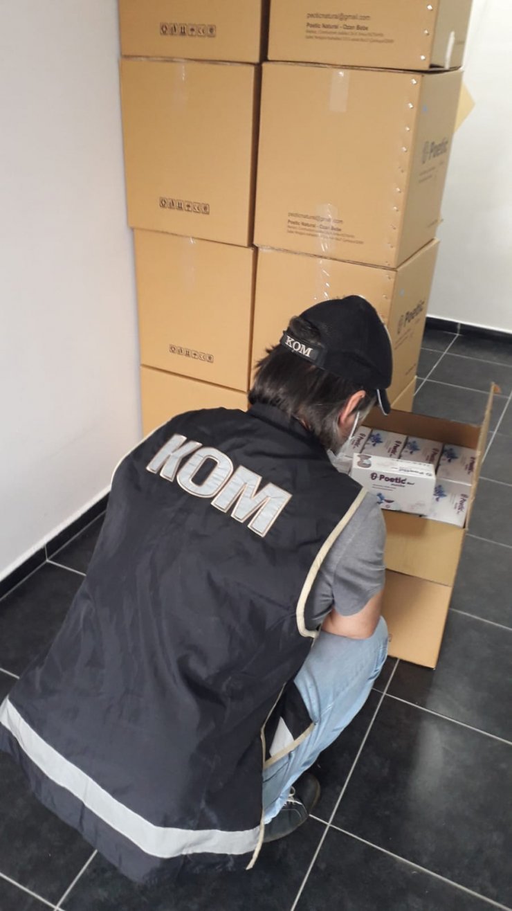 İzmir'de 92 bin tıbbi maskeye el konuldu