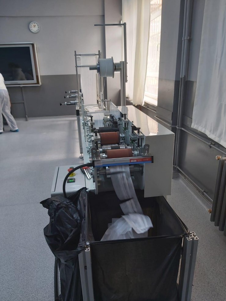 MEB, cerrahi maske makinesi üretti