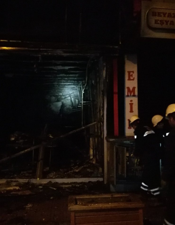 Van’da iş yeri yangını