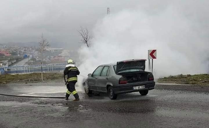 Bingöl’de araç yangını
