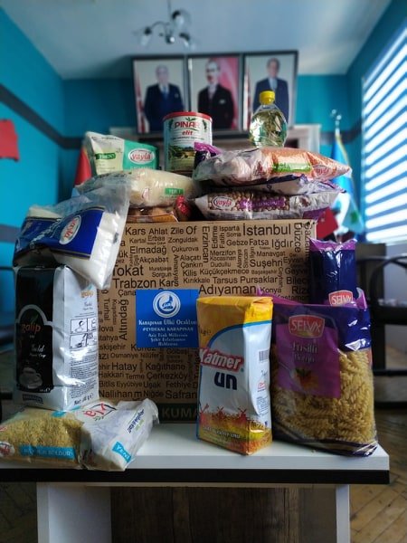 Karapınar Ülkü Ocakları yaşlılara yardım elini uzatıyor