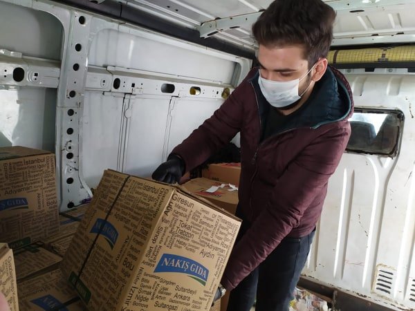 Karapınar Ülkü Ocakları yaşlılara yardım elini uzatıyor