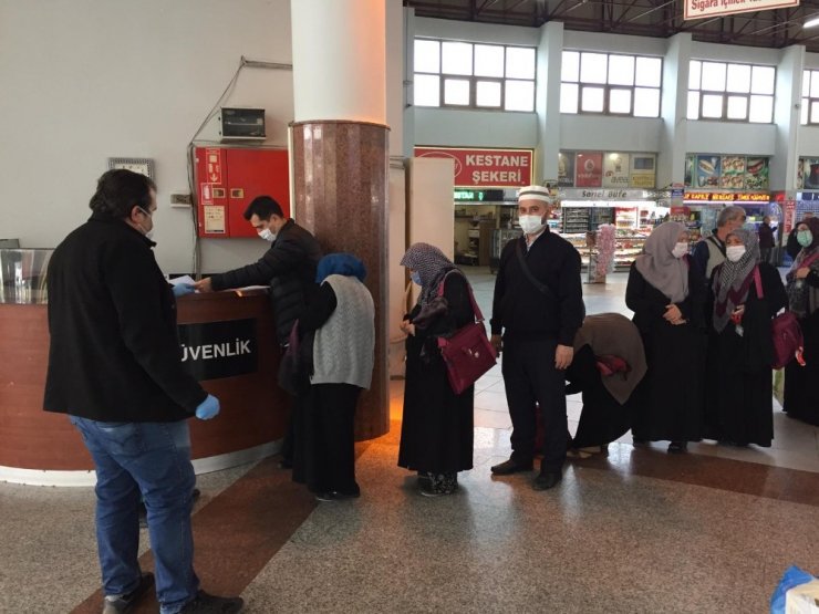 İnegöllü umreciler evlerine döndü