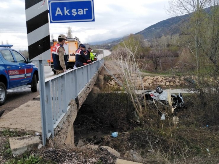 Sivas’ta otomobil dereye uçtu: 4 ölü