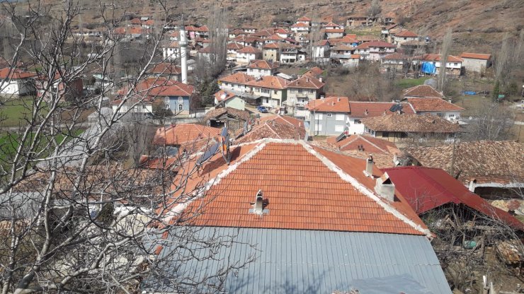 Uşak'ta bir köy karantinaya alındı