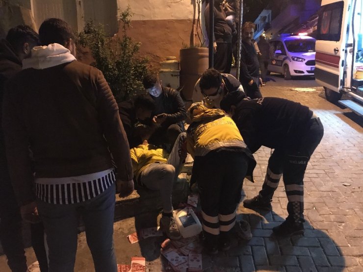 1 metrelik boşluğa düşüp ayağını kırdı