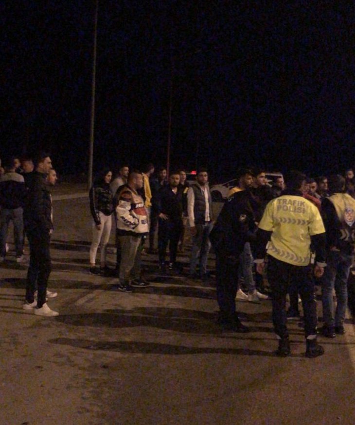 Antalya'da "drift" yapanlara sosyal mesafe korunarak ceza kesildi