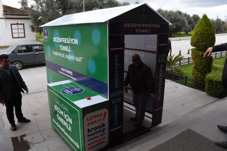 Aydın'da iki belediyenin girişlerine dezenfektan tüneli kuruldu