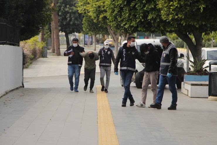 Yaşlı kadının tüm birikimini aldılar, "Biz de oyuna geldik" dediler
