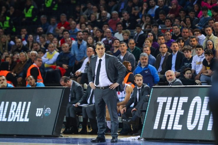 Türk Telekom Başantrenörü Burak Gören: “Basketbol Şampiyonlar Ligi sağlığı ön plana koydu”