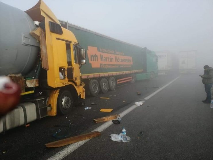 Bulgaristan’da 22 tır zincirleme kaza yaptı: 1 ölü